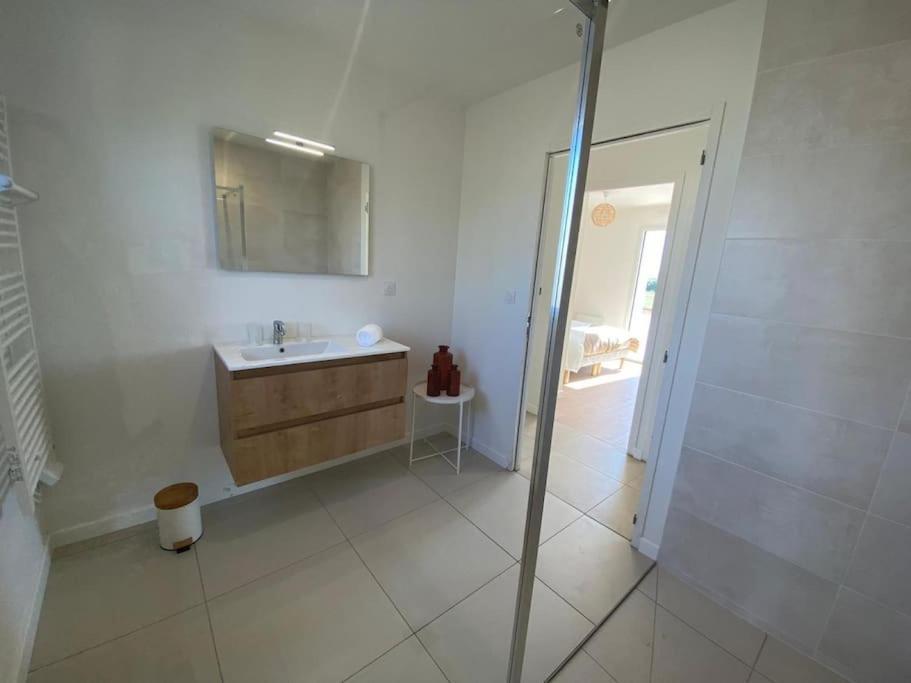 Villa Neuve Pour 6 Personnes Avec Spa Carantec Exterior photo